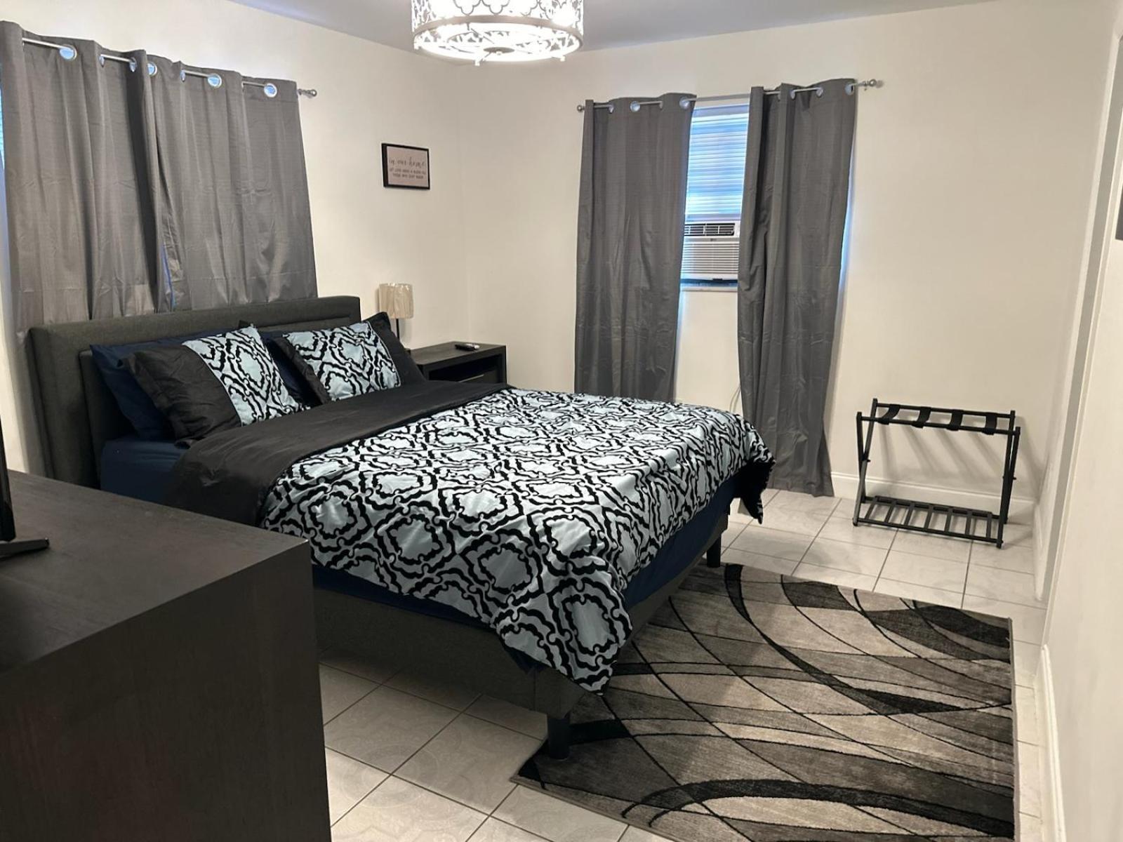 Whole House+Renovated+Pool+Lanai+Bbq+Close To All West Palm Beach Buitenkant foto